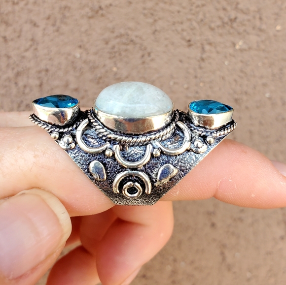 New Rainbow Moonstone & Blue Topaz 925 Silver Statement Ring. - Picture 9 of 15